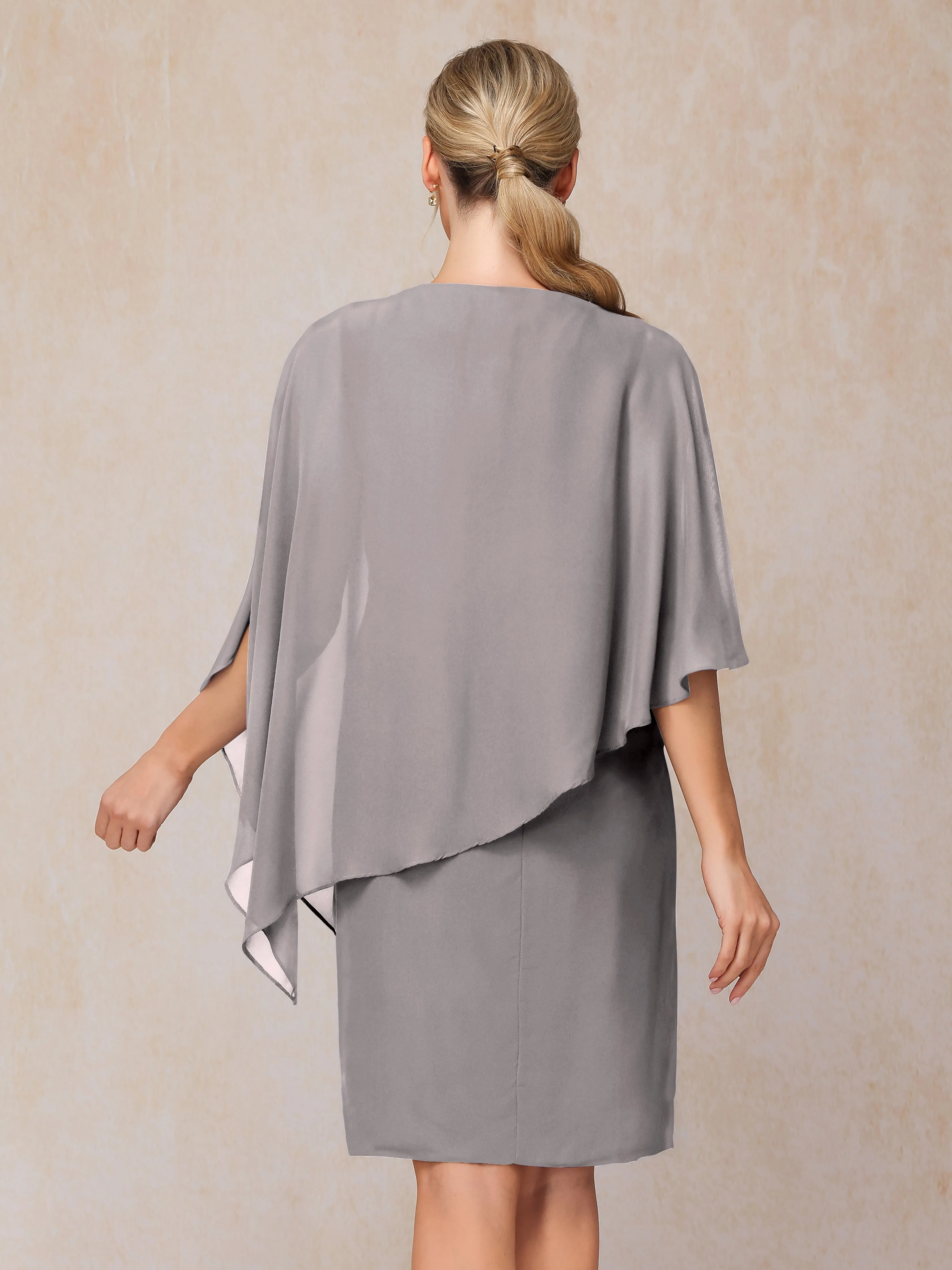 Manches asymétriques Col bateau Mousseline Robe Mère de la Mariée avec cape