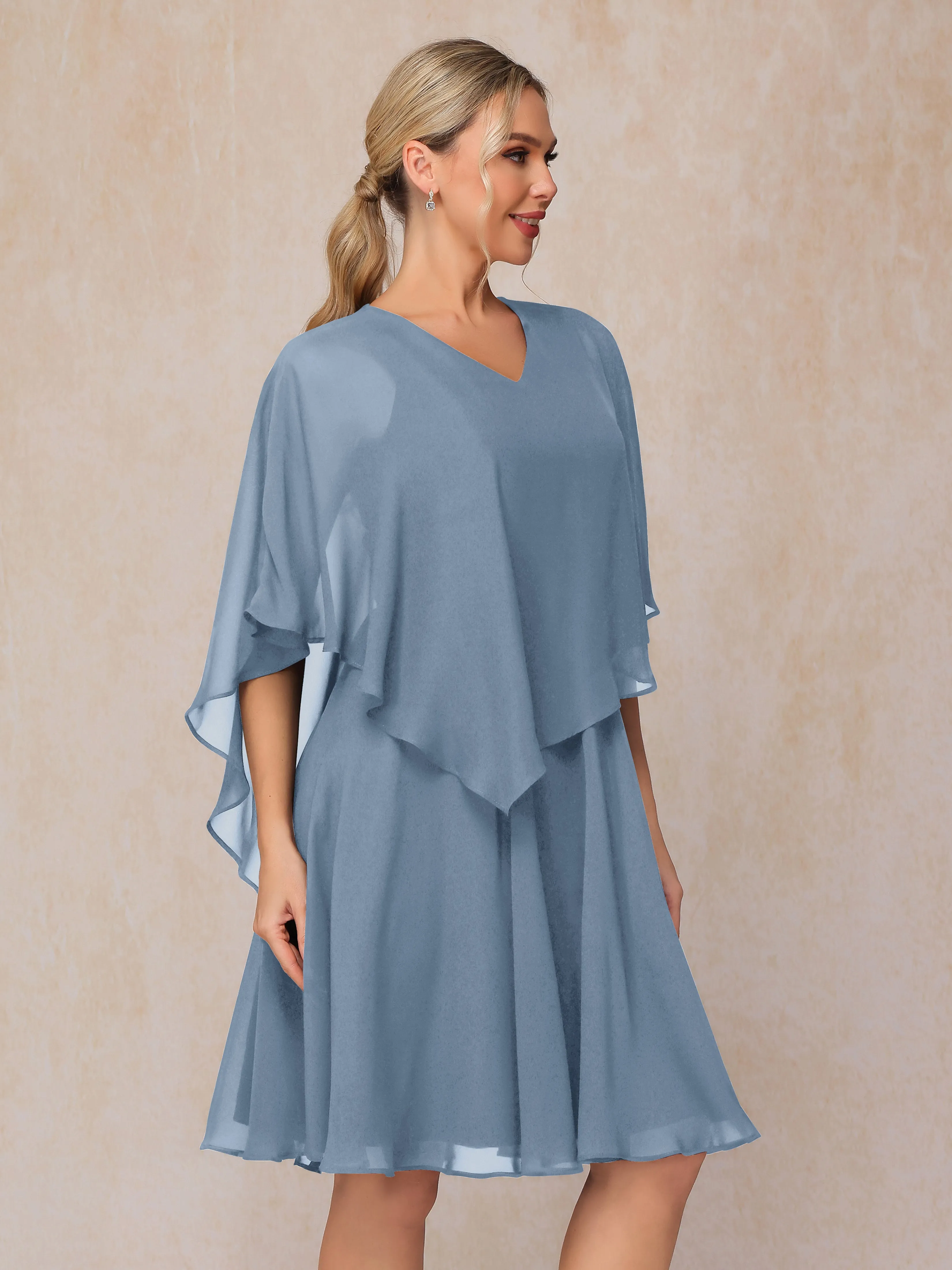 Trapèze Manches asymétriques Col V Mousseline Robe Mère de la Mariée avec cape